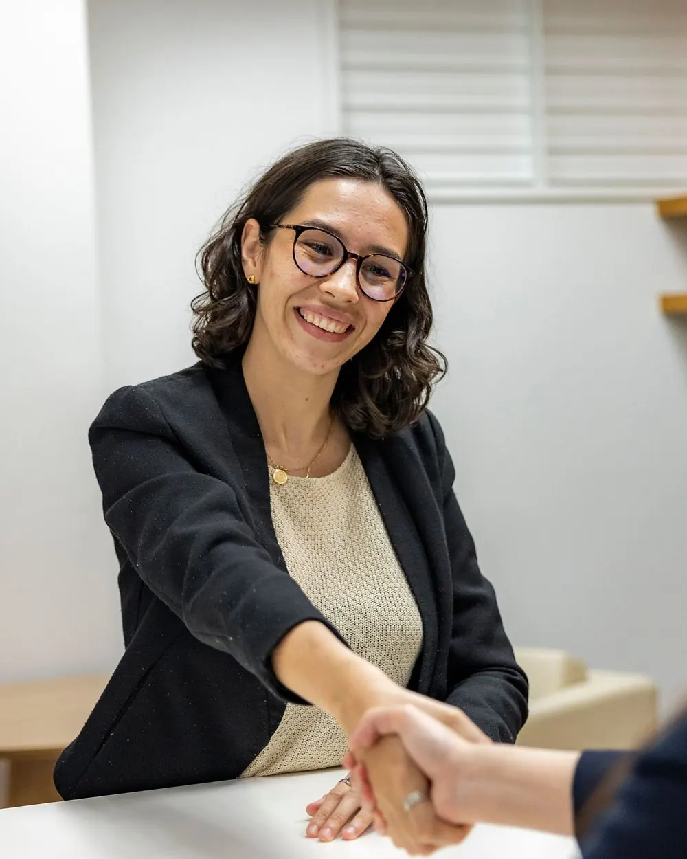 Aperto de mão no fechamento de uma contratação